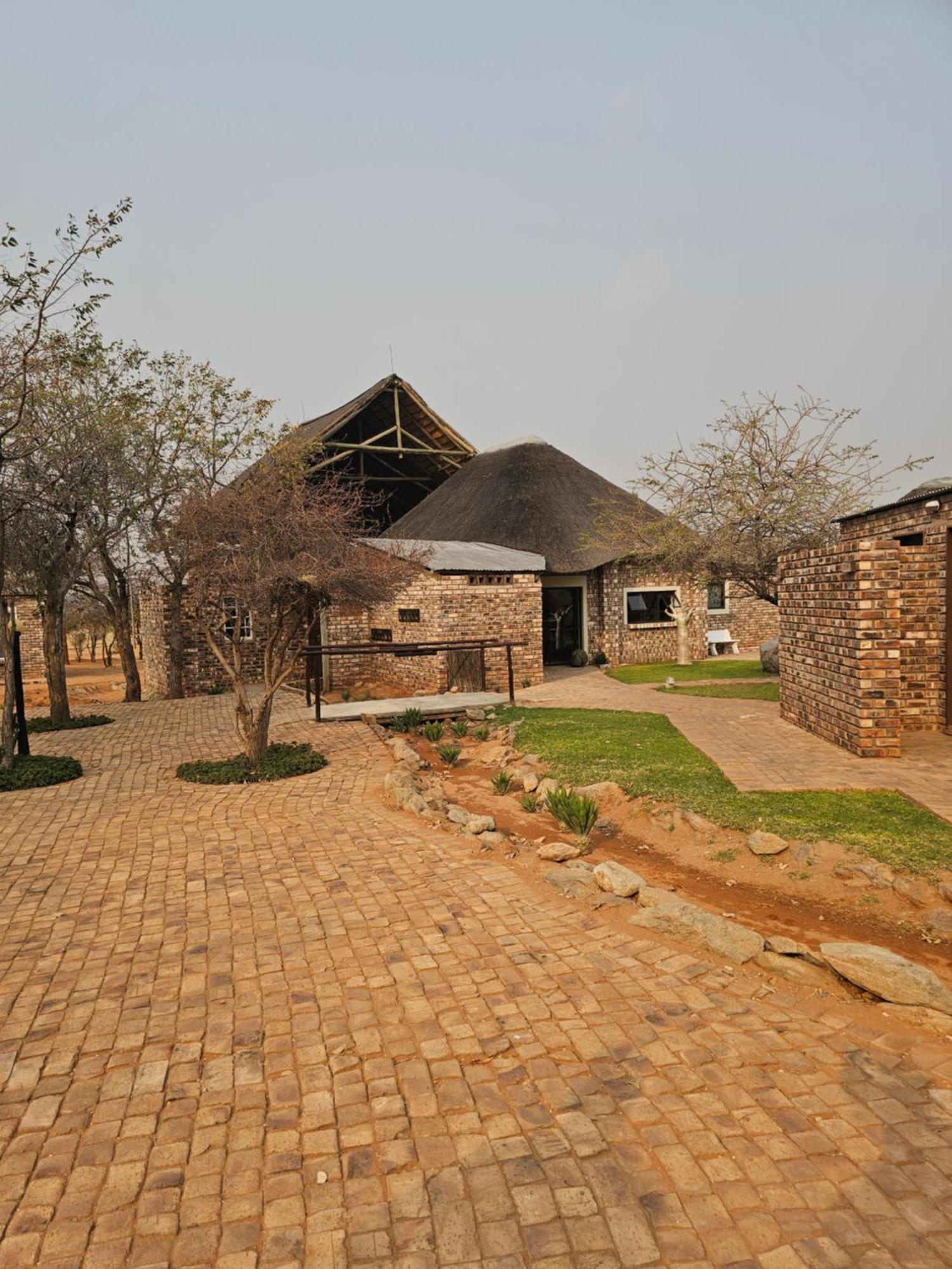 Kaoko Bush Lodge Kamanjab Экстерьер фото