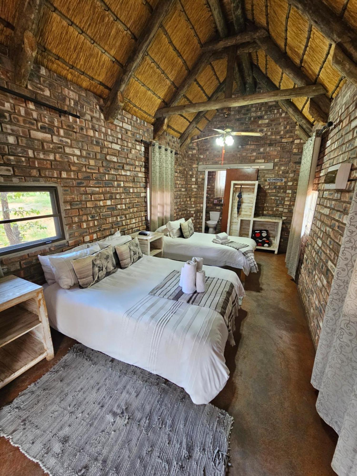 Kaoko Bush Lodge Kamanjab Экстерьер фото