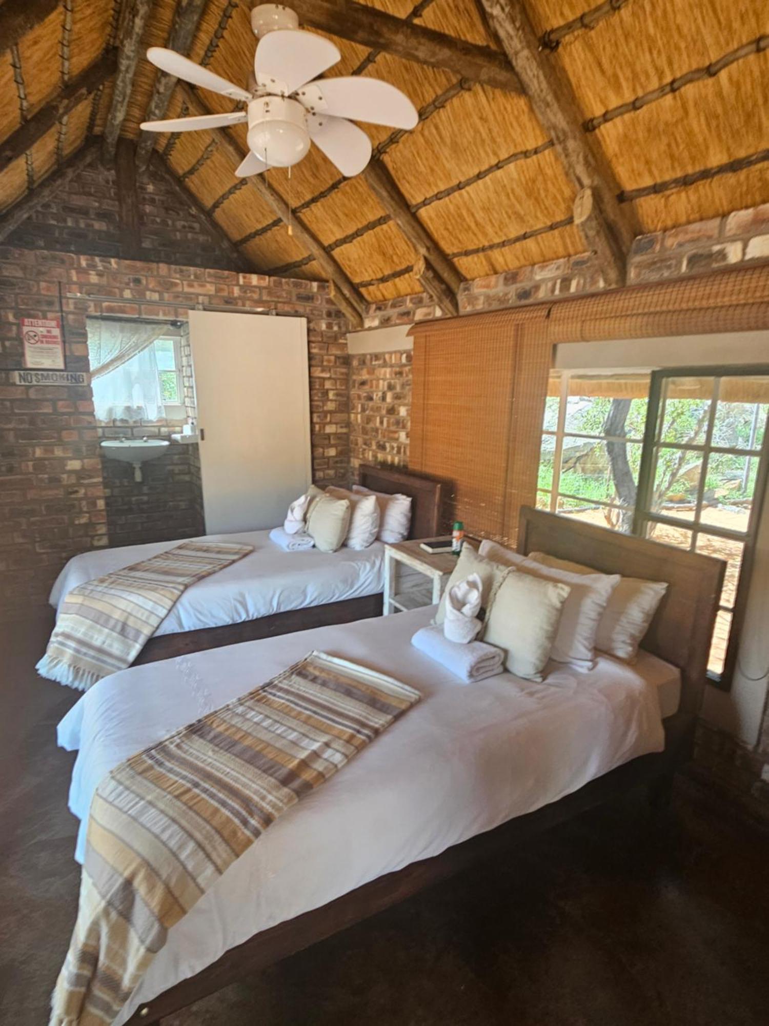 Kaoko Bush Lodge Kamanjab Экстерьер фото